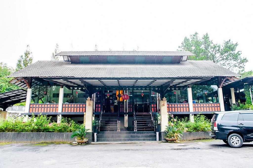 Taman Simalem Resort Tongging Экстерьер фото