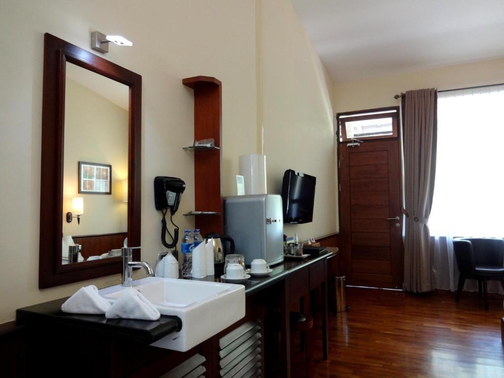 Taman Simalem Resort Tongging Номер фото
