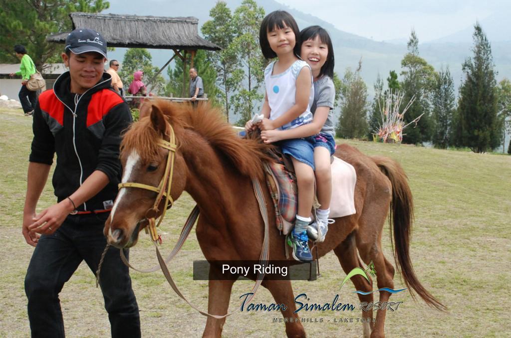 Taman Simalem Resort Tongging Экстерьер фото