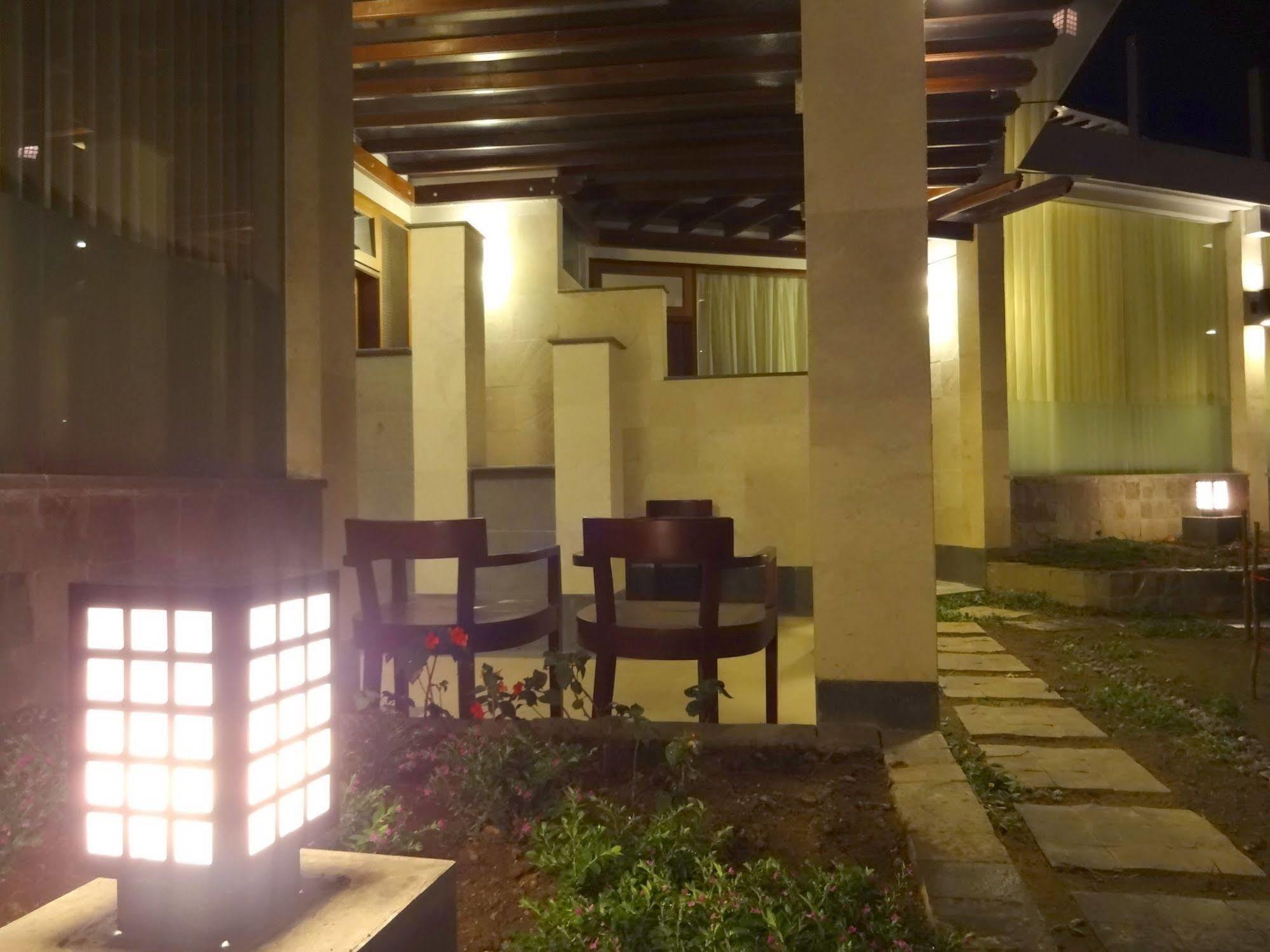 Taman Simalem Resort Tongging Экстерьер фото